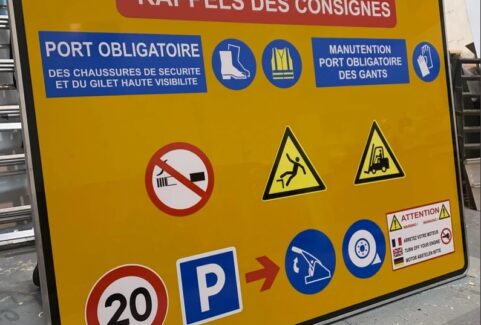 Communiquez efficacement avec les panneaux de signalisation